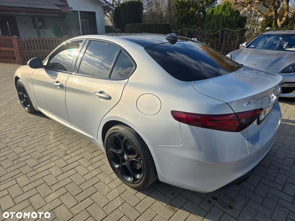 Alfa Romeo Giulia - 5