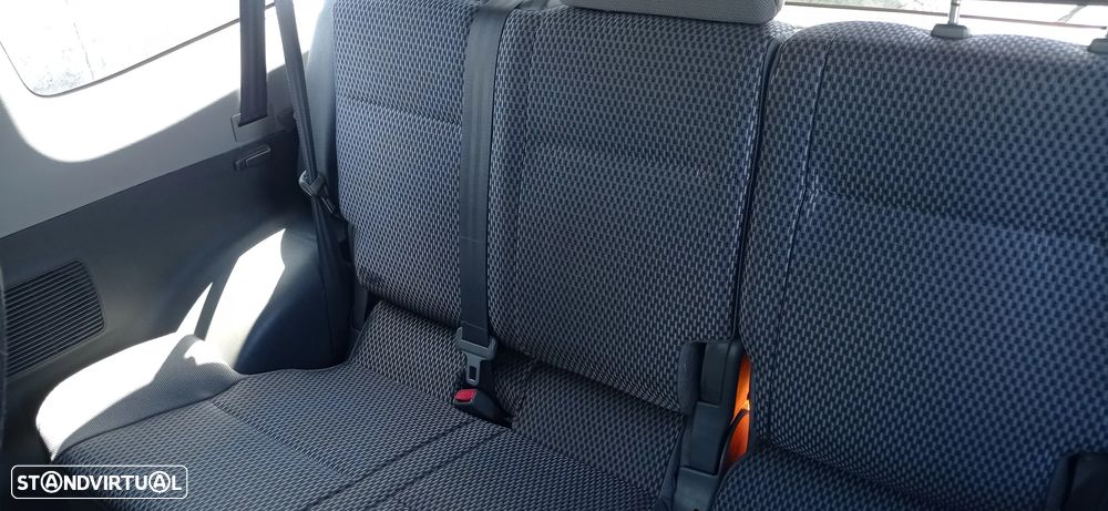 Mitsubishi Pajero - 13