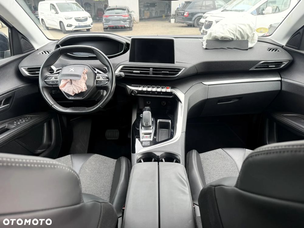 Peugeot 3008 BlueHDi 130 Stop & Start EAT8 Allure Pack - 11