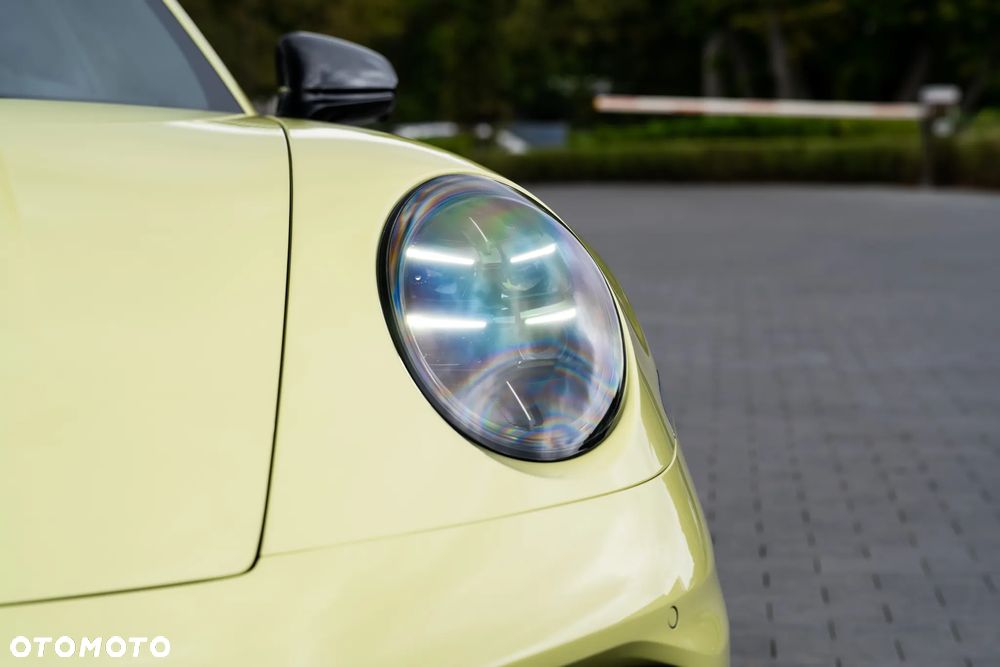 Porsche 911 Carrera T-Hybrid 4 GTS - 31