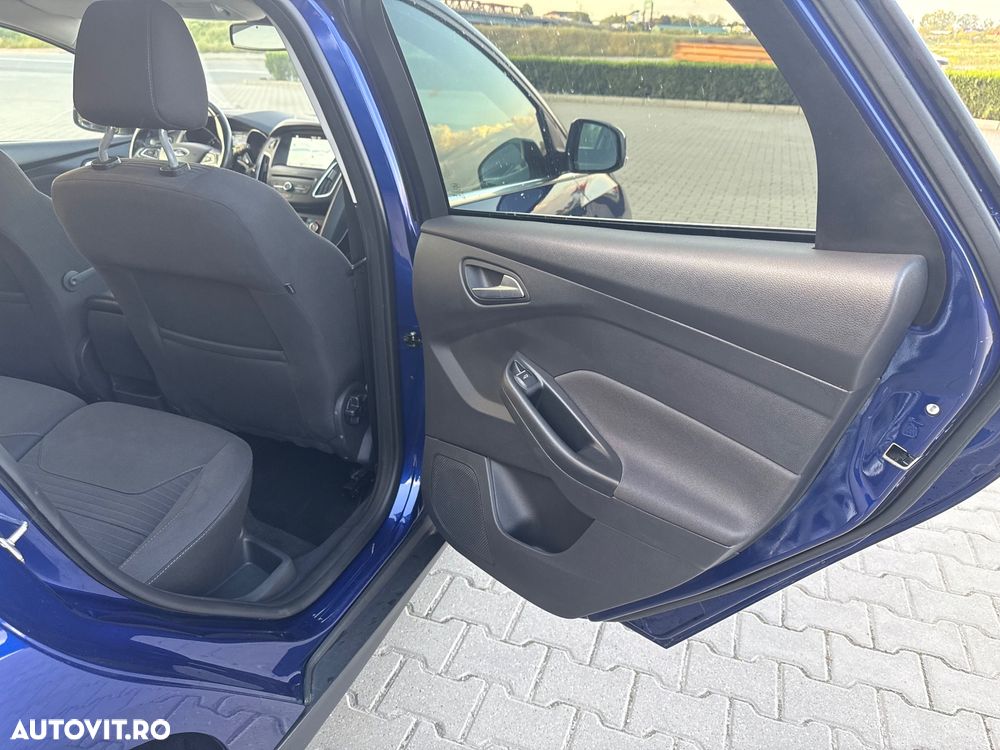 Ford Focus - 23