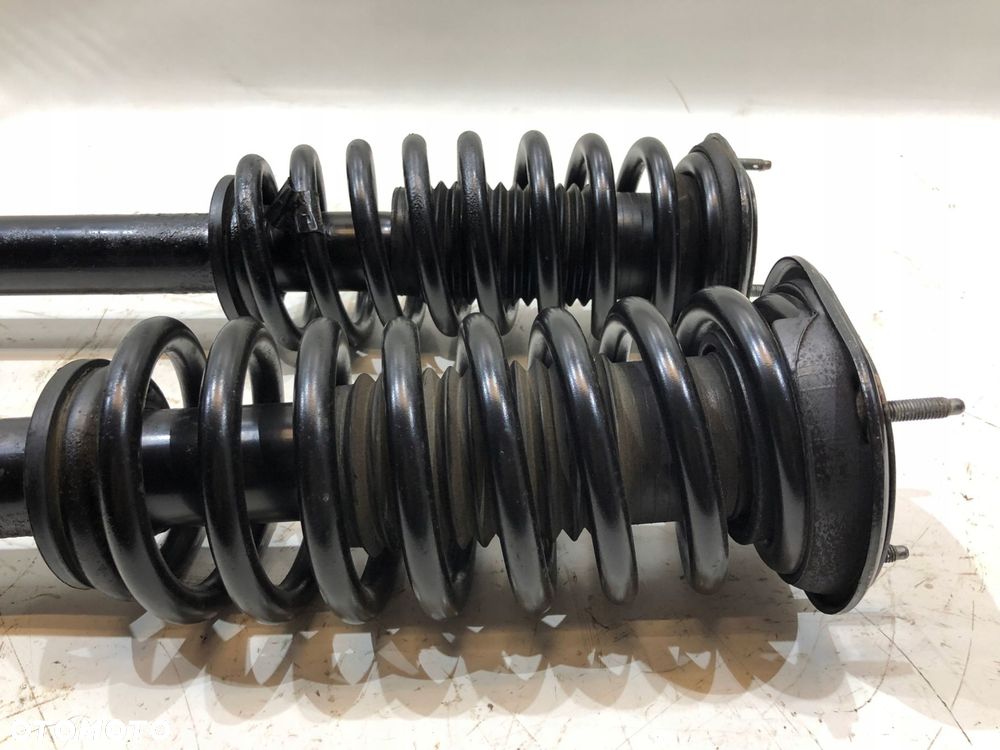 grand cherokee wk2 amortyzatory przód komplet 3.0d - 4