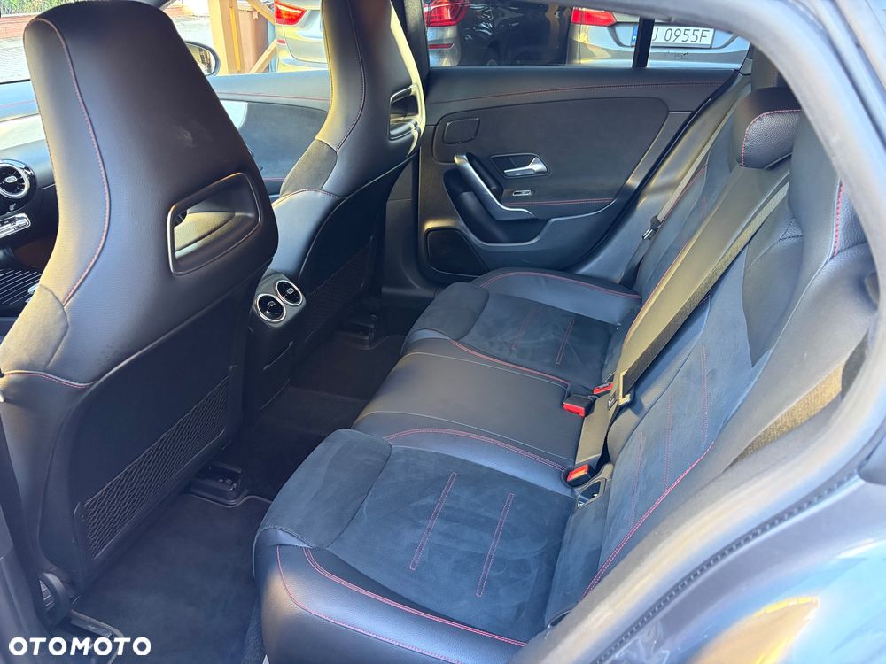 Mercedes-Benz CLA 220 AMG Line 7G-DCT - 14