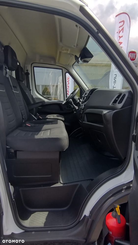 Iveco DAILY 50C18 BLIŹNIAK 3l KONTENER 8EP WINDA 1000kg LED - 19