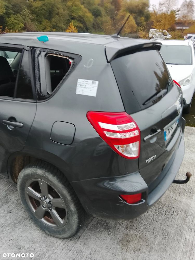 Toyota RAV4 - 6
