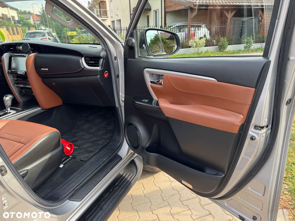 Toyota Fortuner - 11