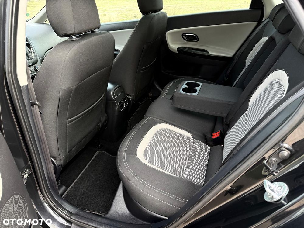 Kia Ceed 1.6 CRDi 128 Platinum Edition - 27