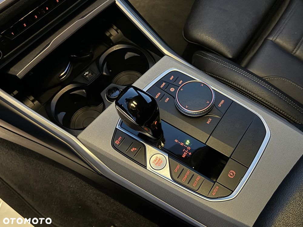 BMW Seria 3 320d xDrive Advantage sport - 40