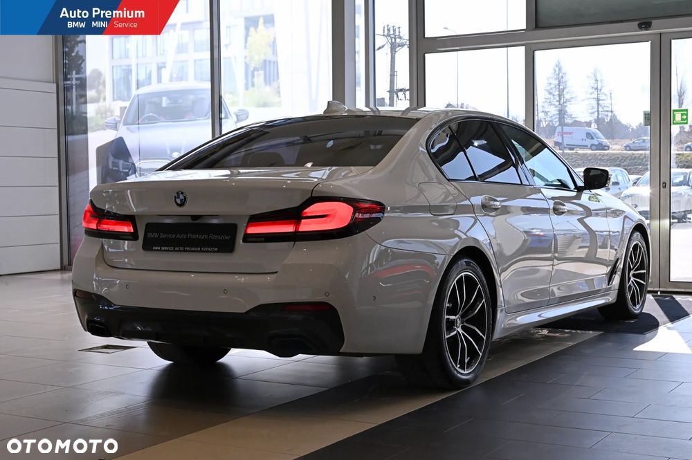 BMW Seria 5 520d xDrive mHEV - 20