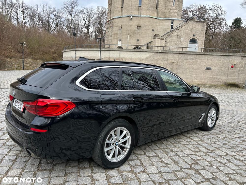 BMW Seria 5 530d xDrive Sport Line - 4