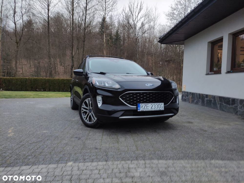 Ford Kuga - 1