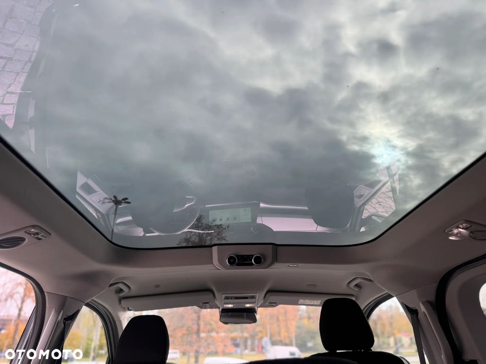 Volkswagen Caravelle - 24