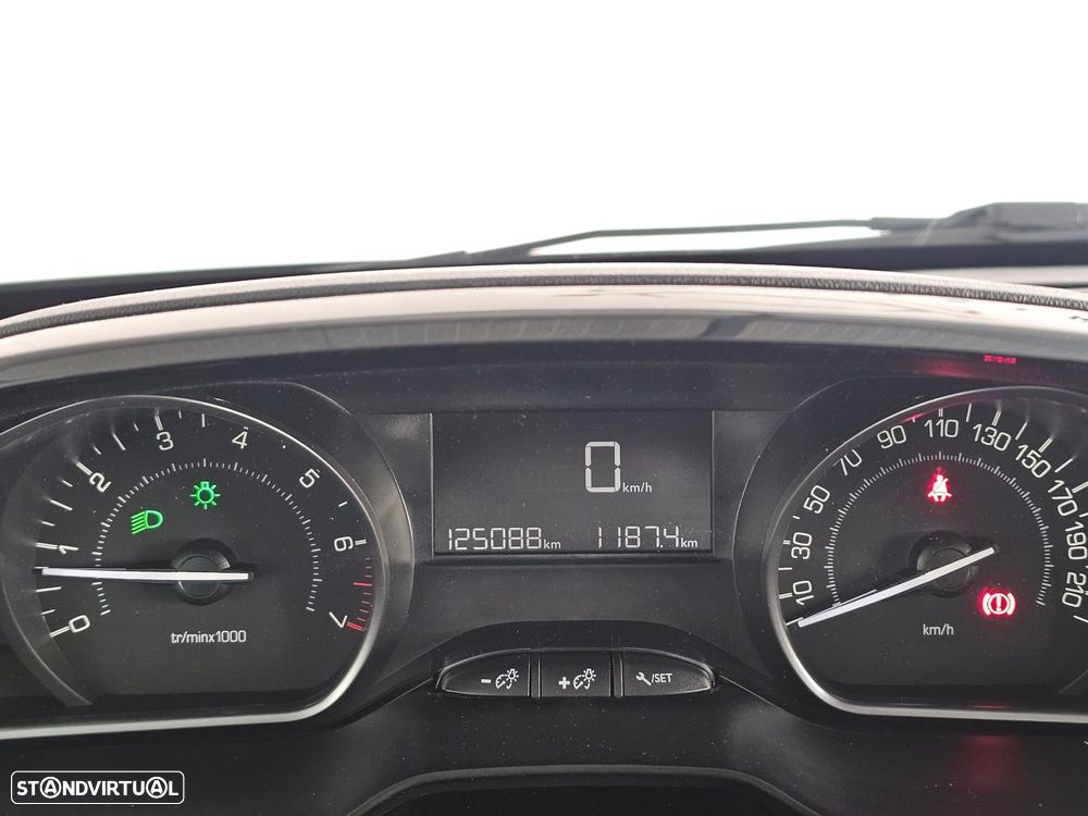 Peugeot 208 - 20
