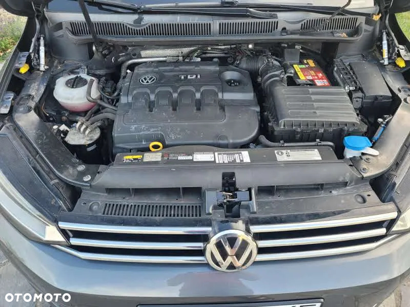 Volkswagen Touran 2.0 TDI BMT Comfortline - 22