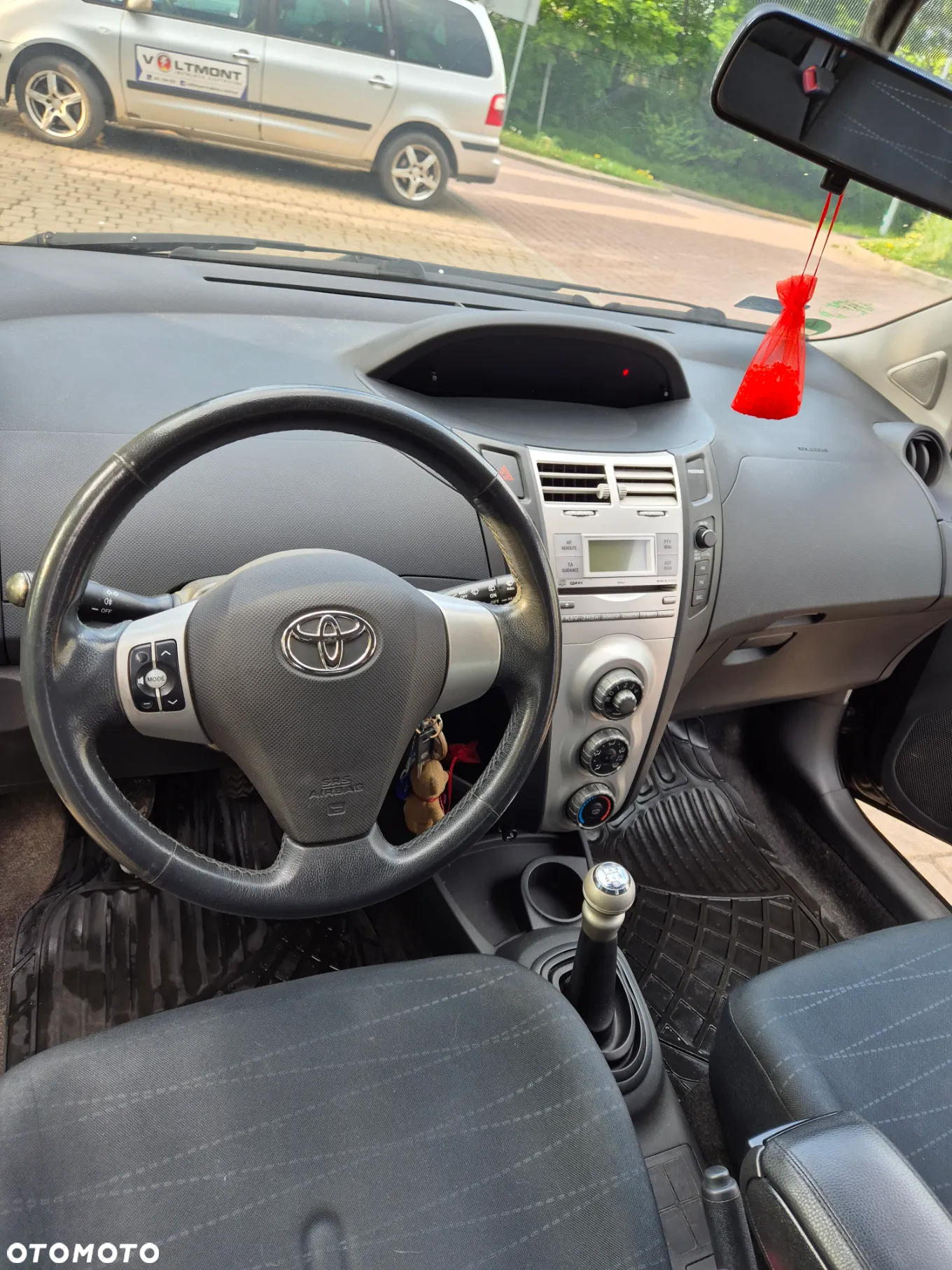 Toyota Yaris 1.3 Sol - 6