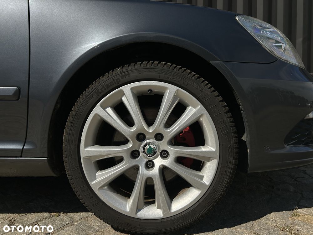 Skoda Octavia 2.0 TSI DSG RS - 36