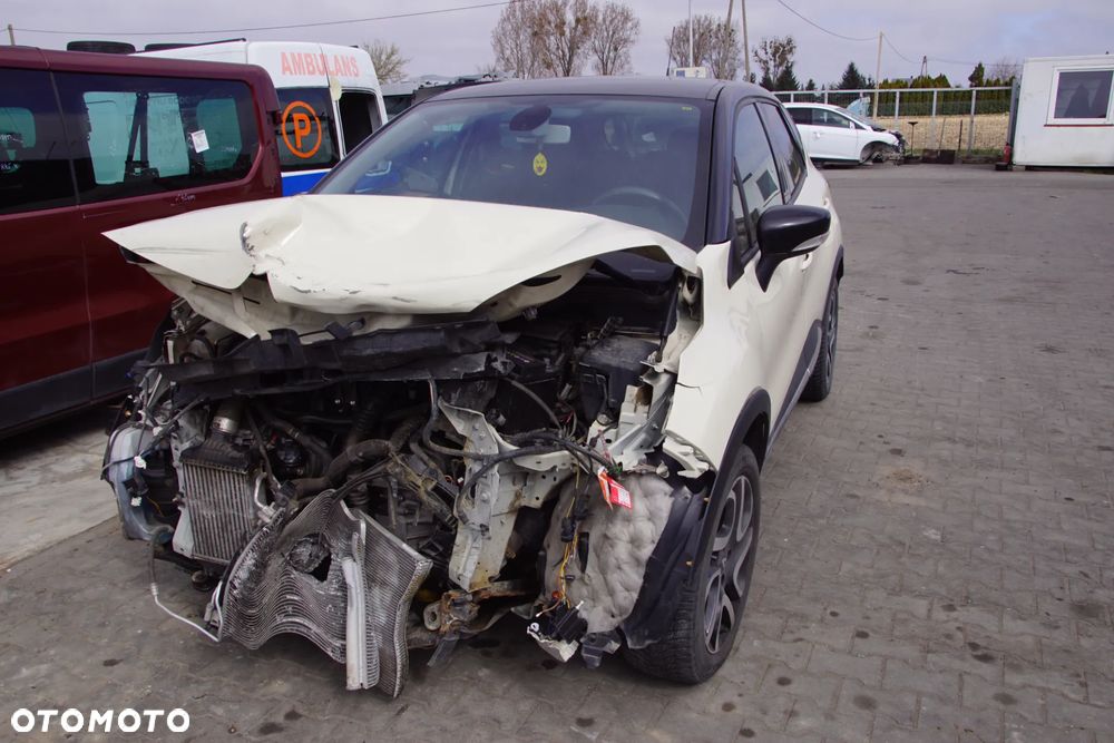 Auto na części - Renault Captur I 1.5 DCI 90 KM K9K628 JR5332 BIXND 2015R Silnik Skrzynia Drzwi Błotnik Klapa Zderzak Klamka Lusterko Szyba Lampa Deska Kokpit Sterownik Moduł Czujnik Licznik Wyświetlacz Panel Kierownica - 9