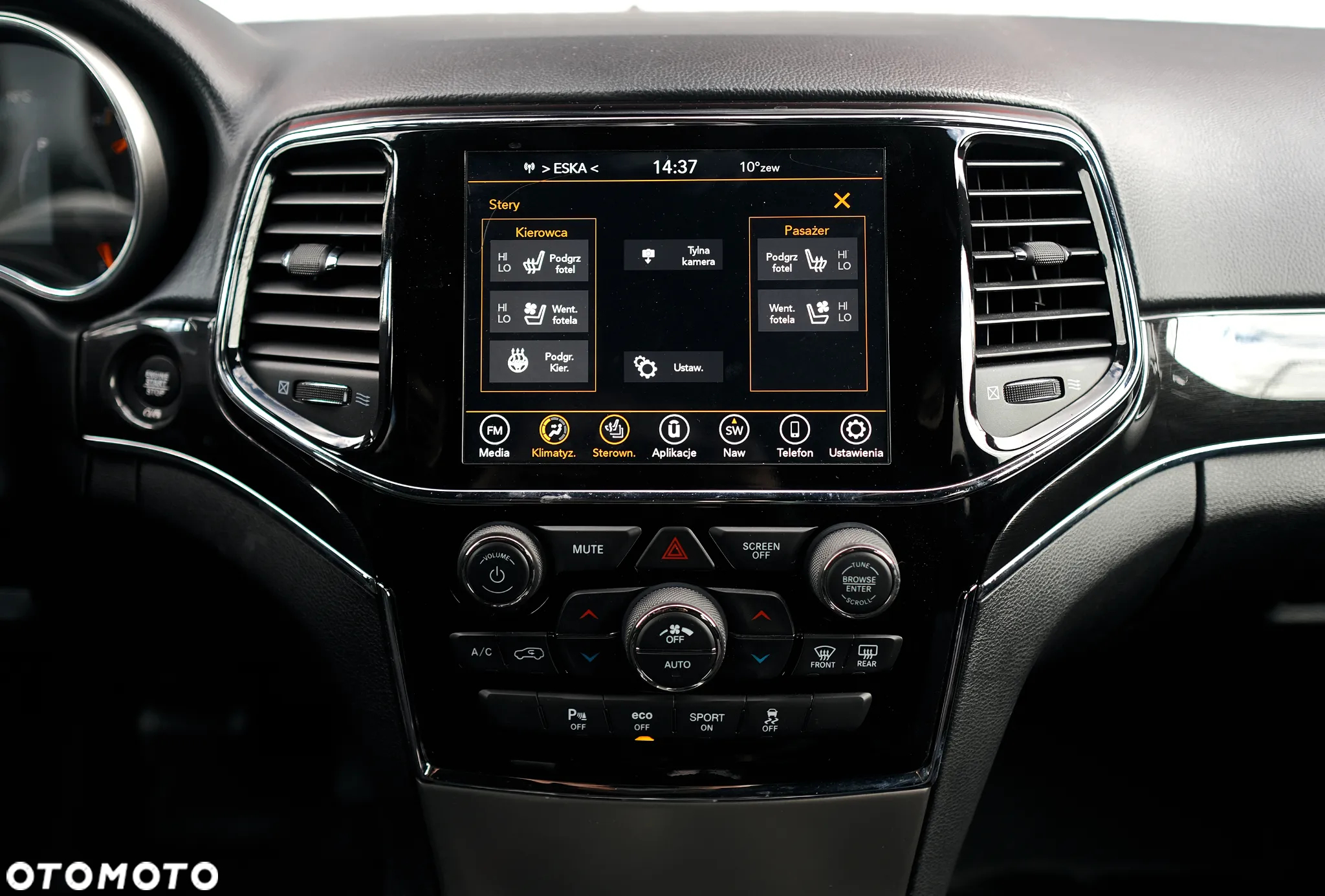 Jeep Grand Cherokee - 12