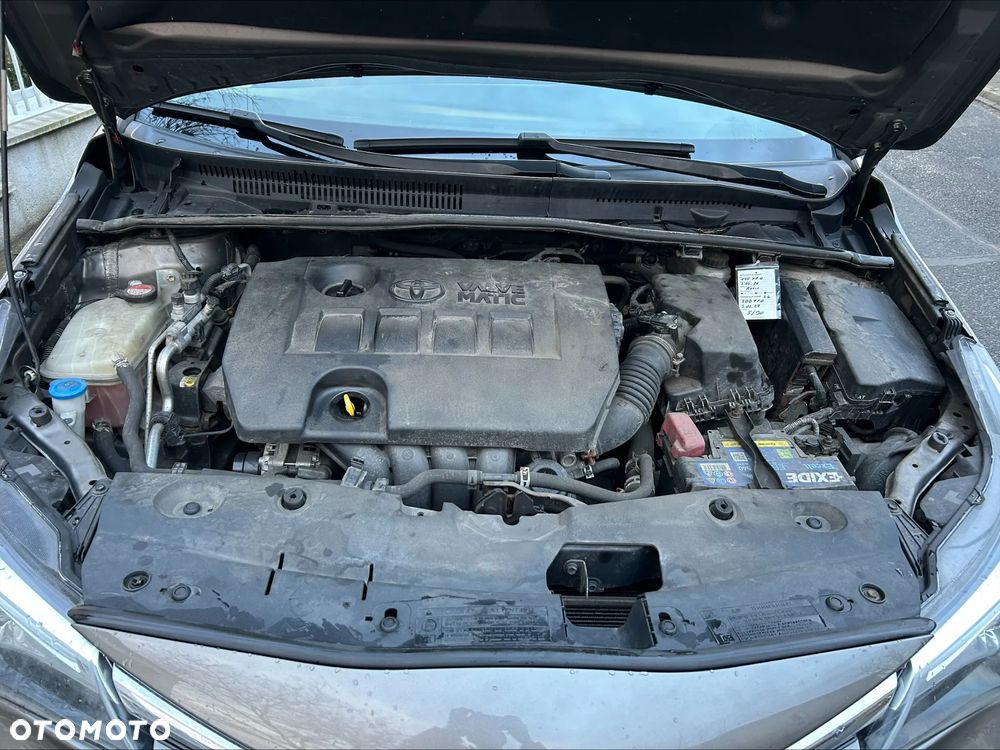 Toyota Avensis 2.0 Style MS - 15