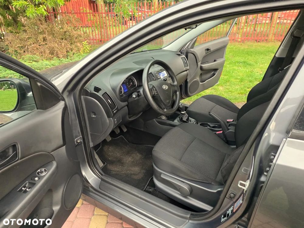 Hyundai i30 1.4 Base EU5 - 6