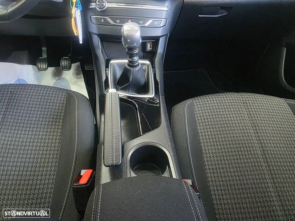 Peugeot 308 1.5 BlueHDi Business Line - 45