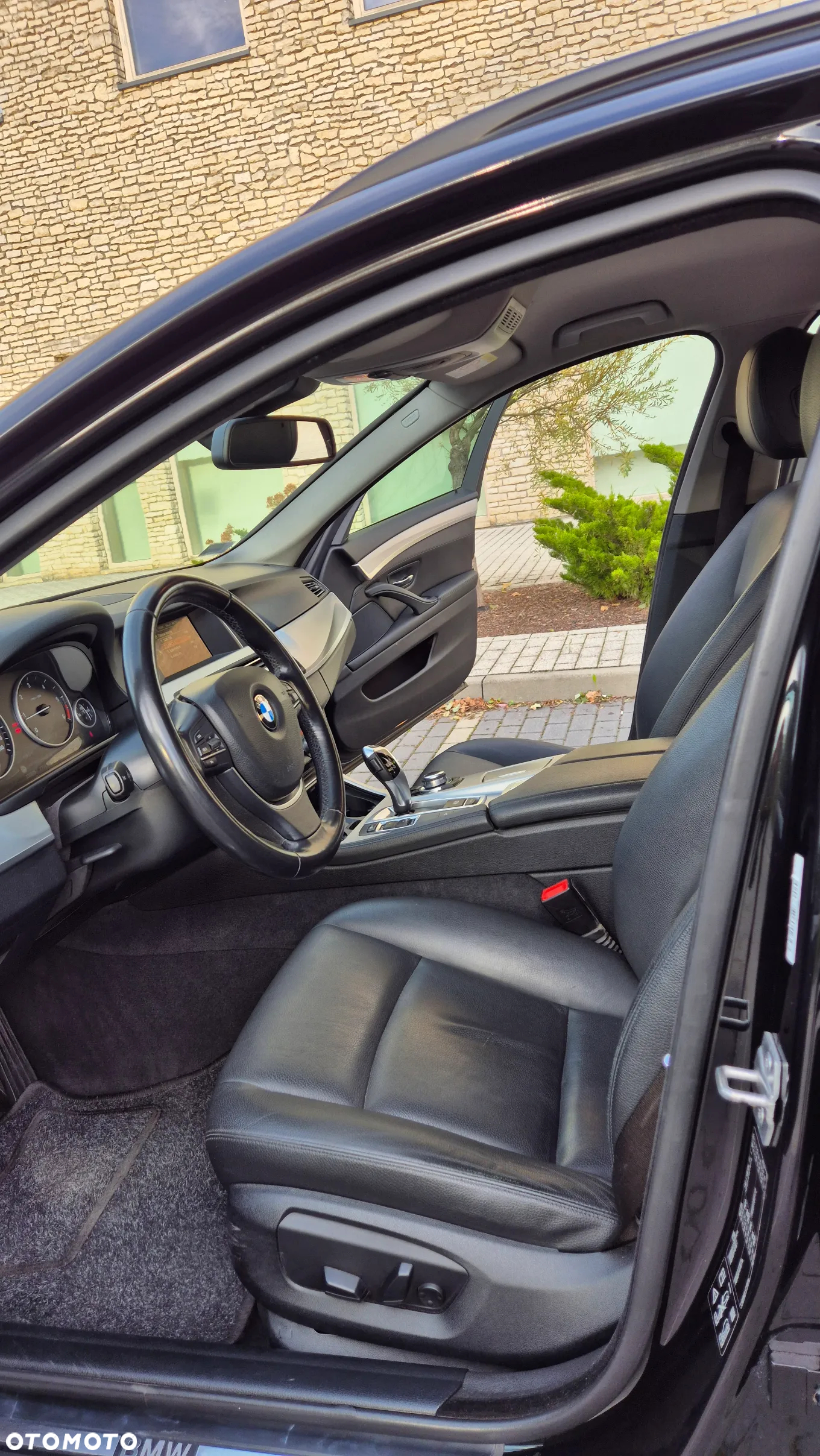BMW Seria 5 520d xDrive Touring - 4