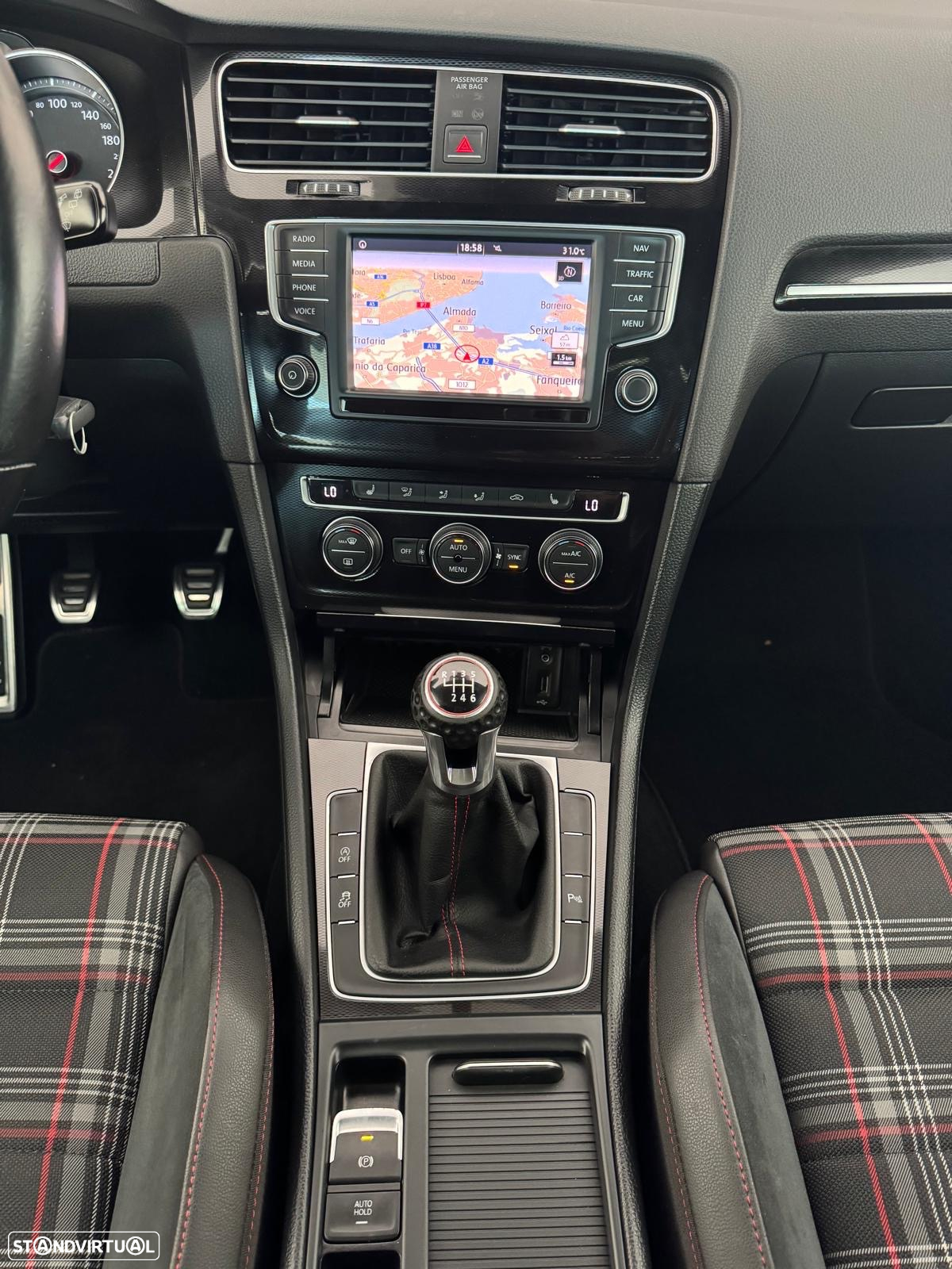 VW Golf 2.0 TSi GTi Performance - 10