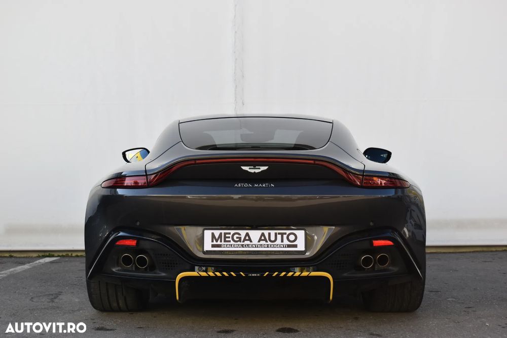 Aston Martin V8 Vantage - 5