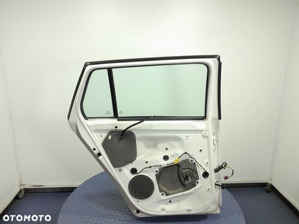 SKODA FABIA II 5J LIFT KOMBI DRZWI TYŁ TYLNE LEWE LF9E - 9