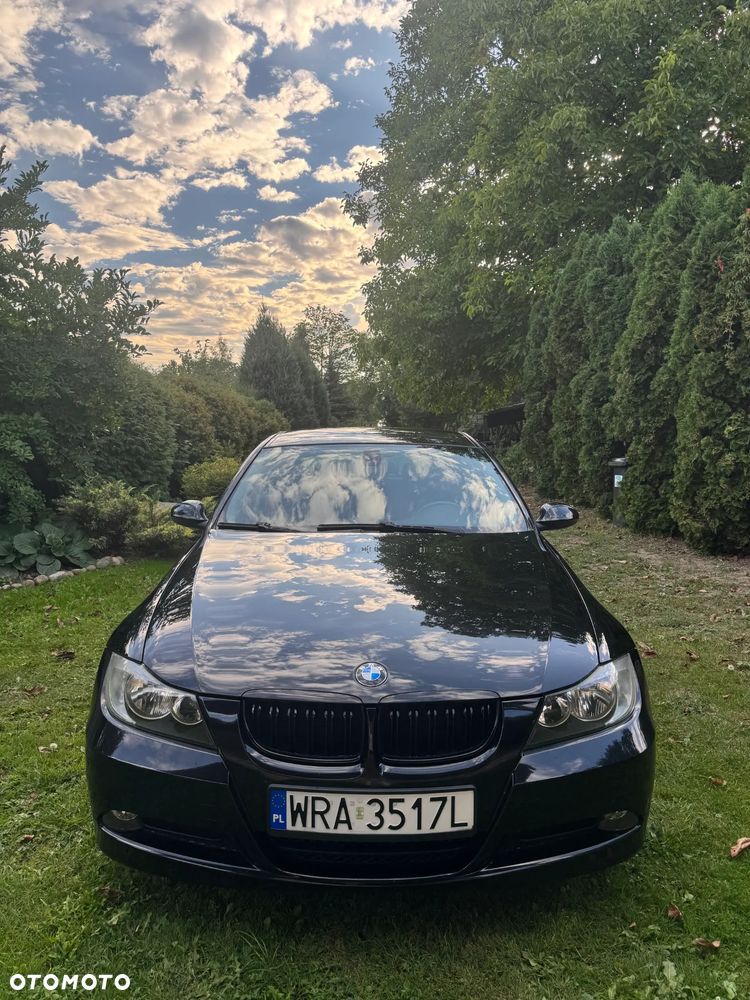 BMW Seria 3 318i - 4