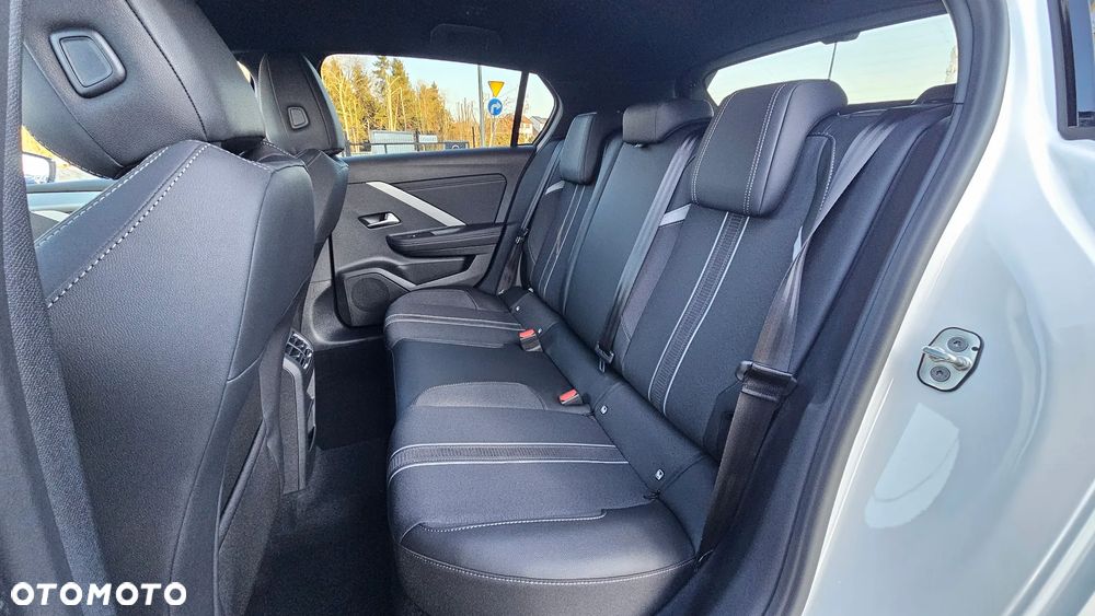 Opel Astra 1.2 T GS S&S - 8