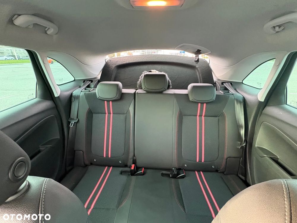 Opel Crossland X - 16