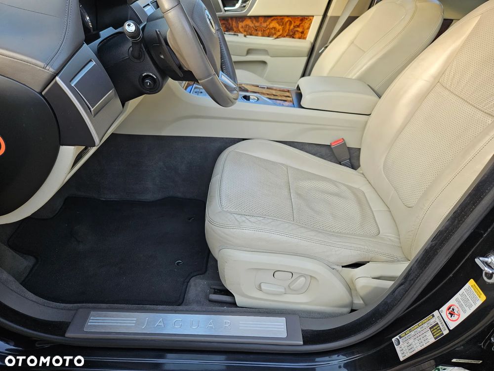 Jaguar XF 5.0 V8 Premium Luxury - 22