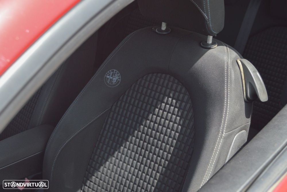 Alfa Romeo MiTo - 8