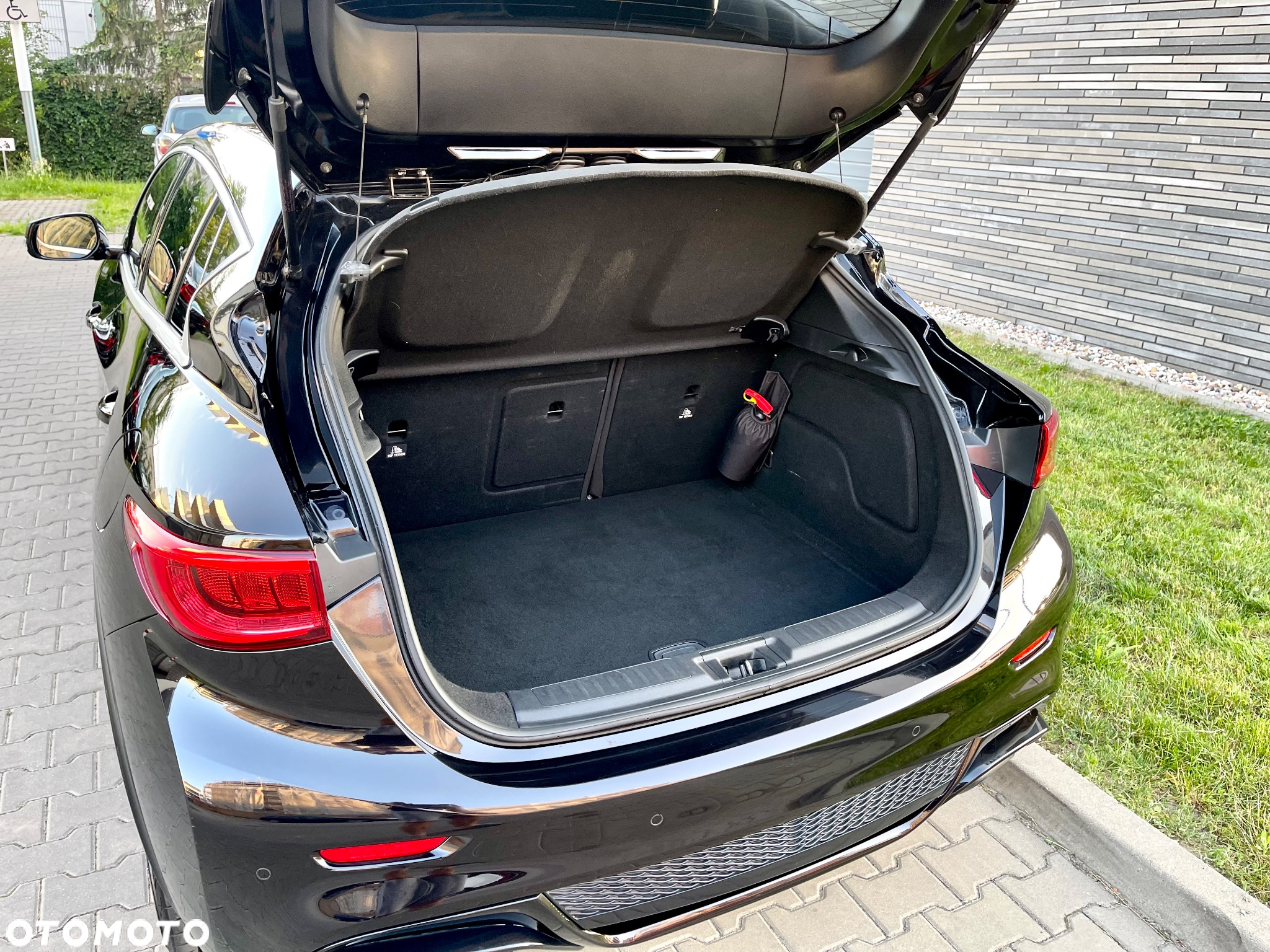 Infiniti Q30 2.0t Sport AWD 7DCT - 36