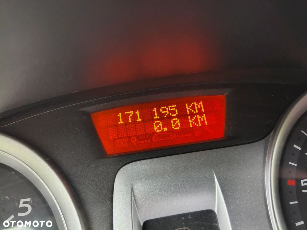 Renault Clio - 12