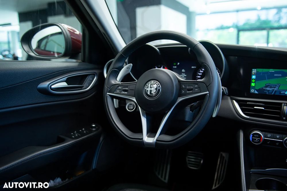 Alfa Romeo Giulia 2.0 Turbo AWD AT8 Veloce - 33
