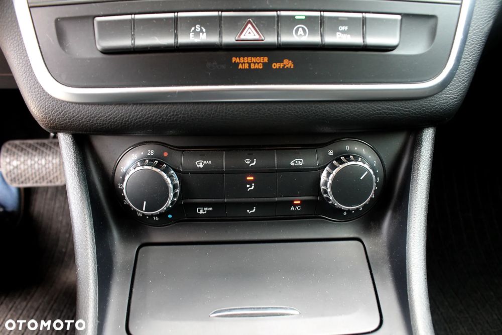 Mercedes-Benz GLA 200 (CDI) d 7G-DCT Urban - 12