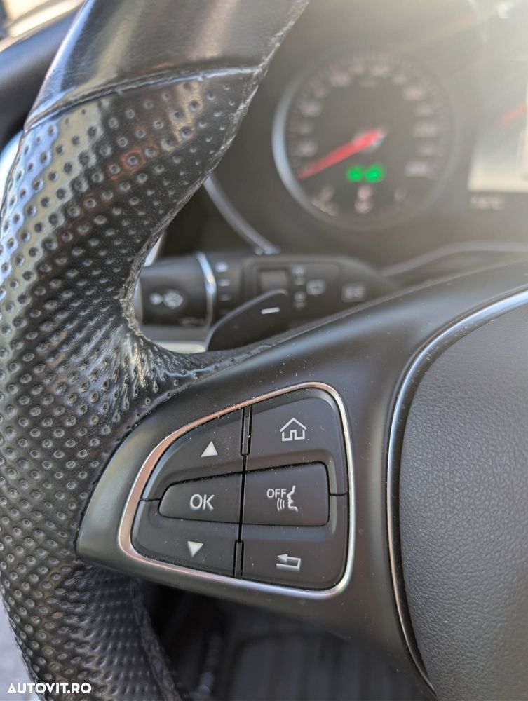 Mercedes-Benz GLC 300 4Matic 9G-TRONIC Exclusive - 31