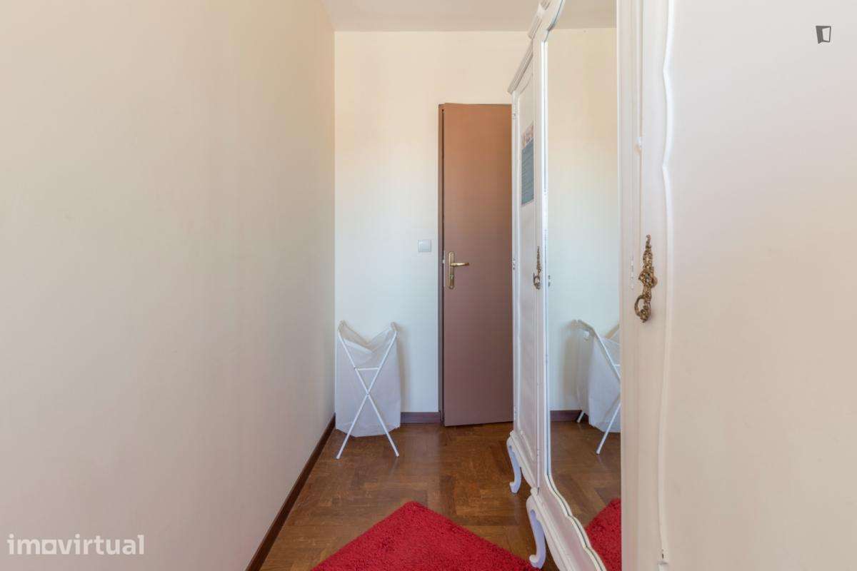 Quarto - localizado em Paranhos Porto - Grande imagem: 4/15