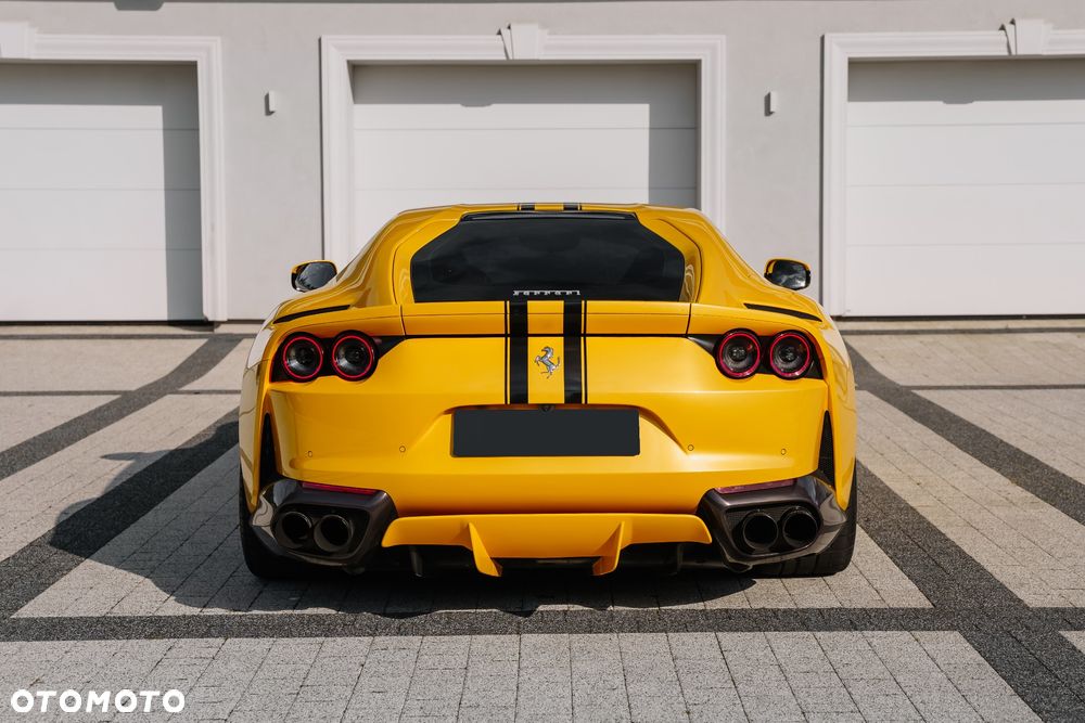 Ferrari 812 Superfast - 4