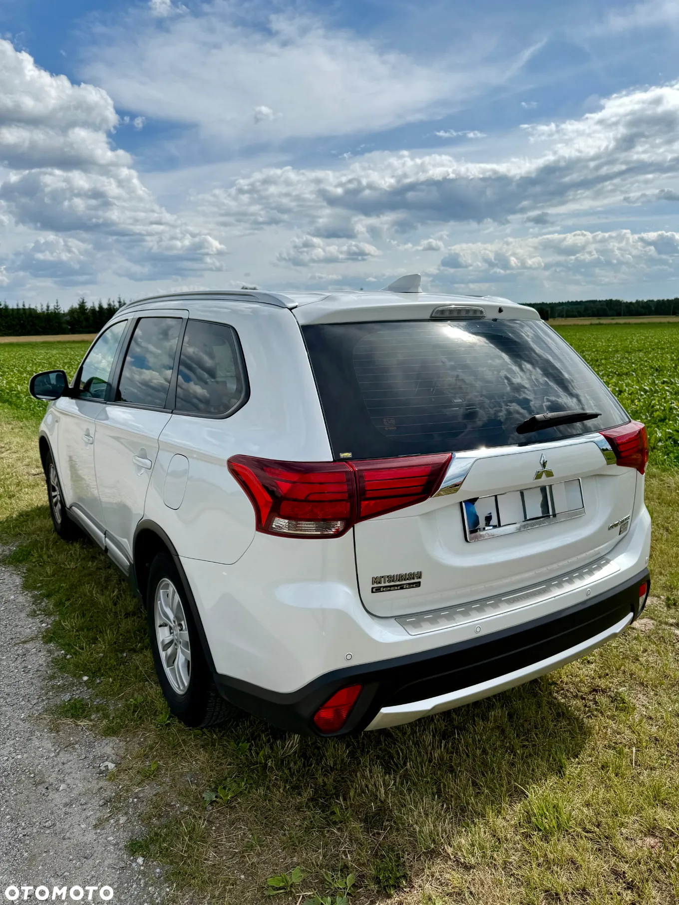 Mitsubishi Outlander 2.0 Invite + 2WD - 5