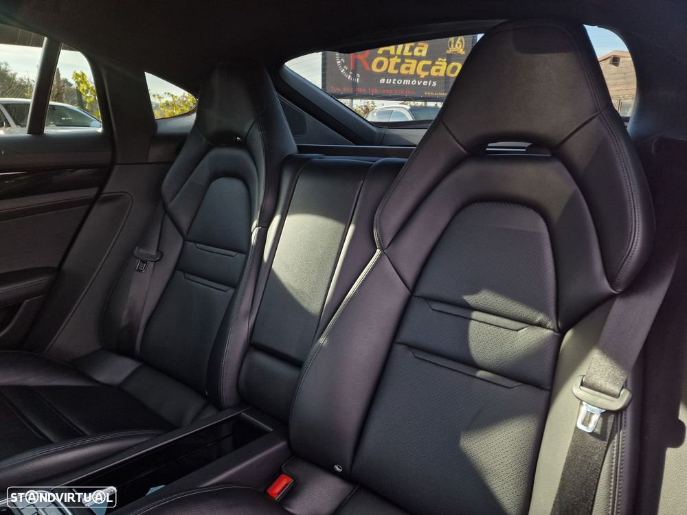 Porsche Panamera 4 E-Hybrid - 15