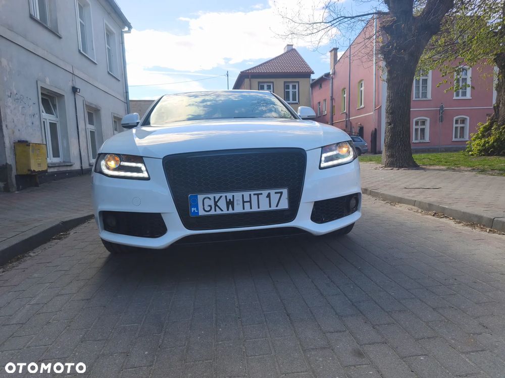 Audi A4 Limousine - 4