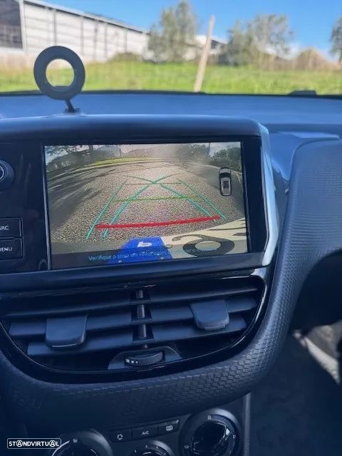 Peugeot 2008 1.5 BlueHDi Style - 19