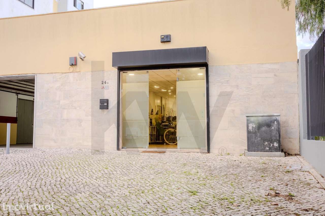 Para venda duas Garagens transformadas em Atelier s/legalização com 45 - Grande imagem: 4/16