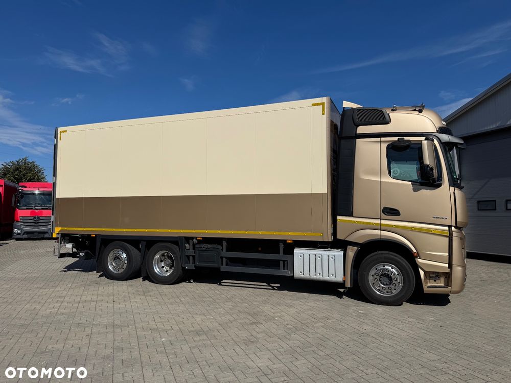 Mercedes-Benz ACTROS 2548 Izoterma Schmitz 7.45m Winda 2T - 13