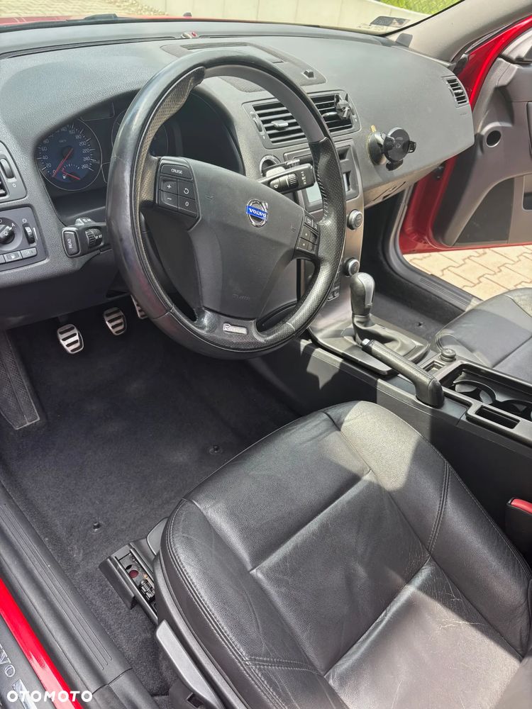 Volvo V50 D3 R-Design - 11