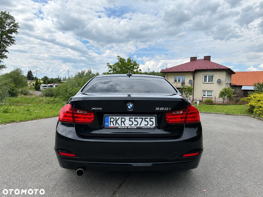 BMW Seria 3 320i xDrive - 5