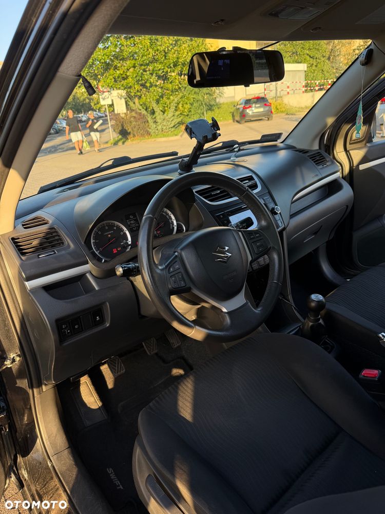 Suzuki Swift - 4